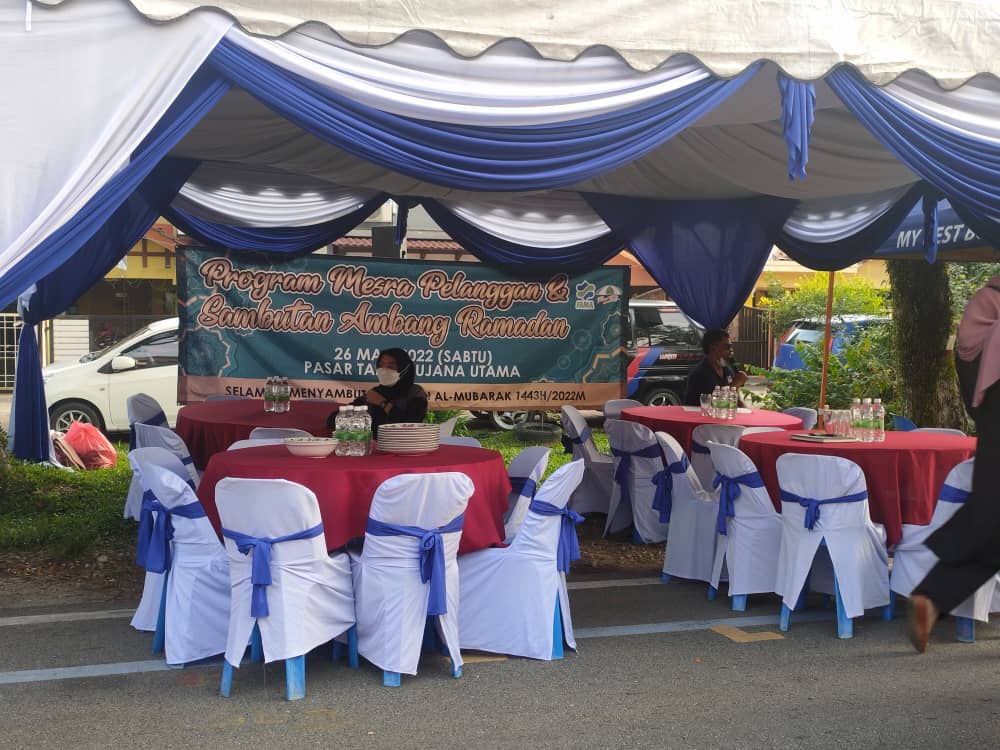 FAMADaerahKS's tweet photo. Berlansung ketika ini program Mesra Pelanggan &amp; Pra Ramadan serta Majlis Pautan Kasih di Pasar Tani Saujana Utama Kuala Selangor Yang bermula pada pukul 7.30 pagi - 12.00 tgh. Mari warga Saujana Utama serta kawasan sekitar hadir meriahkan program ini. https://t.co/oeiw1xJvxq
