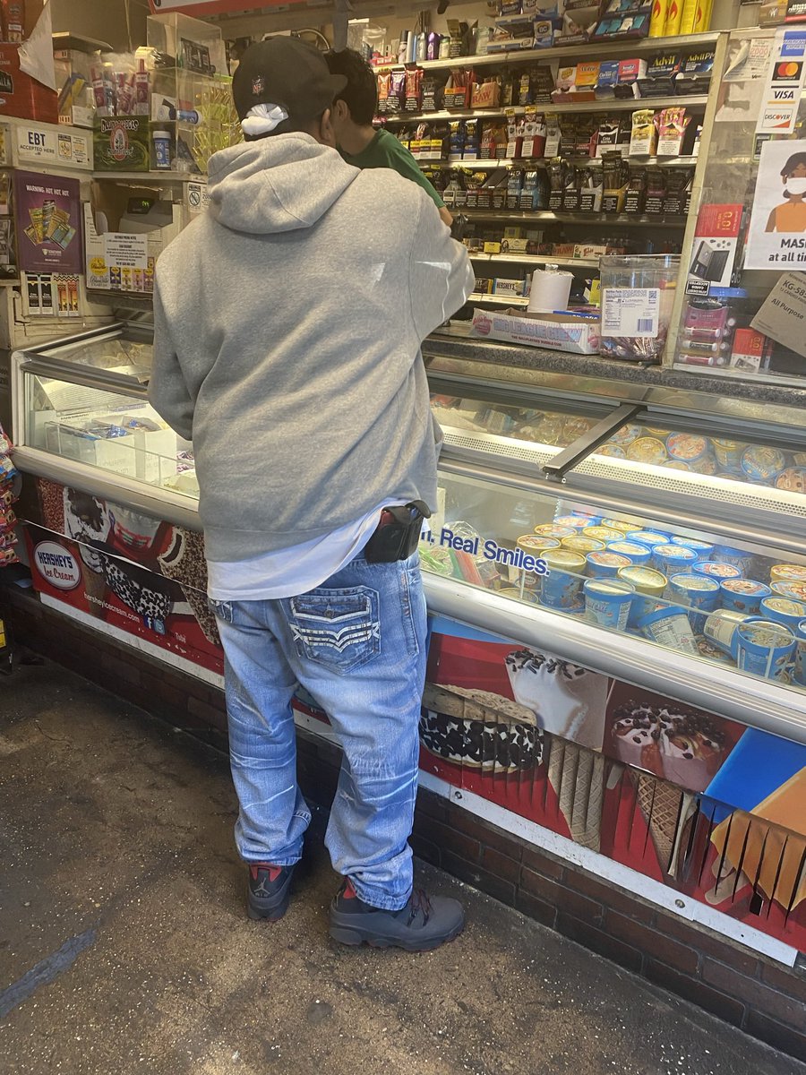 brothernef's tweet photo. Downtown Newport News VA … shit just different in my hood🤷🏾‍♂️ ain’t nothing like it and I love it🤦🏾‍♂️ #pleaseUpgradeYaUncle #Its2022 https://t.co/AiIE9q079g
