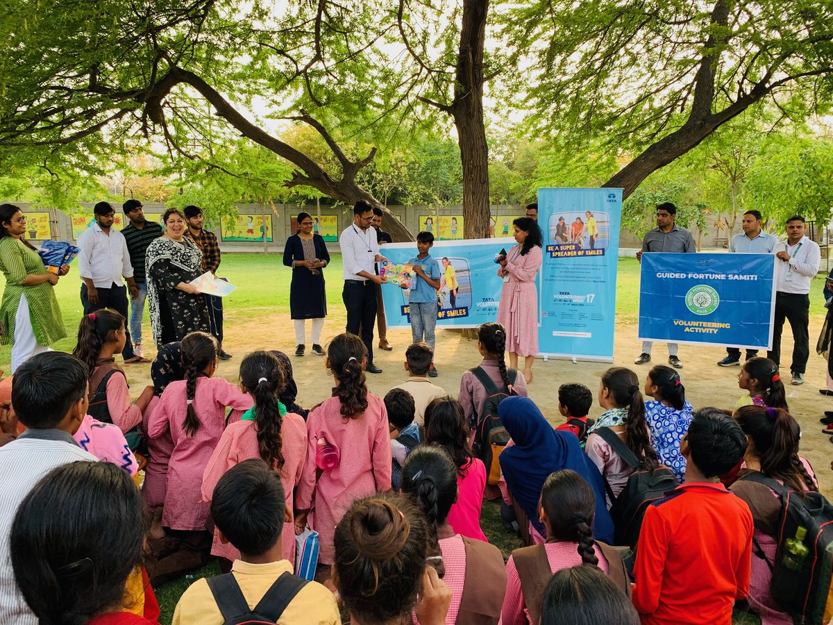 MarwahPratima's tweet photo. Participated with our TCE Noida DC Team in TVW 17 for an activity on Children Conduct colouring/drawing competition in Government School in partnership with @guidedfortune on 23rd March
#TCEndeavour @TCEConnect #TataVolunteeringweek https://t.co/2hmNUZo6LX