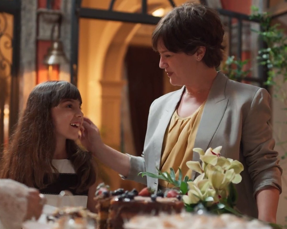 hijadelagua_'s tweet photo. E a Gabriela que fez o parto da própria filha aaaaa NINGUÉM ME TOCA 😭😭😭❤️❤️❤️
#UmLugarAoSol https://t.co/7GzaOkHtKH