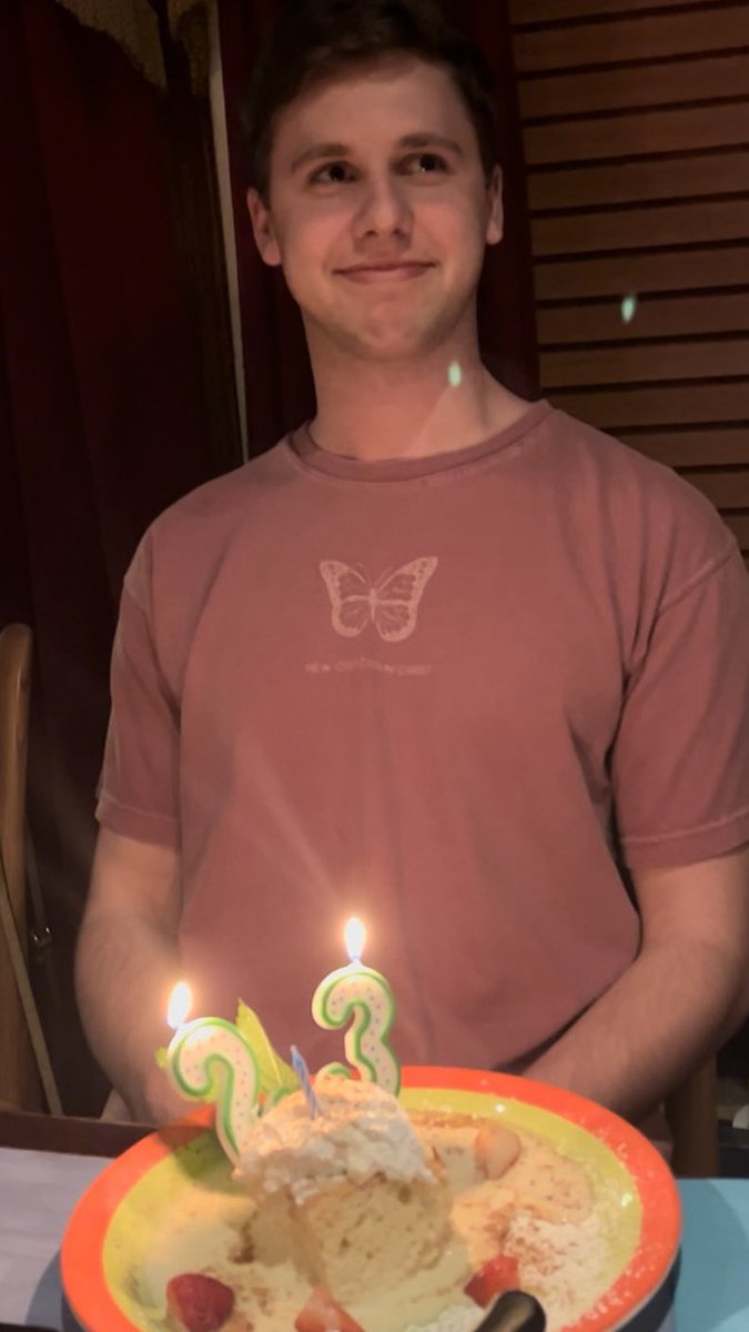 mbrose0605's tweet photo. Fun family dinner celebrating Nathan! Can’t believe he is about to be 23! 🎂🎈 https://t.co/Gcpls5fJqs