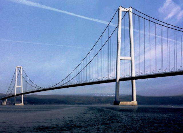 NazNews3's tweet photo. La Turquie vient d'inaugurer le plus long pont suspendu au monde. Ce long pont relie l'Europe à l'Asie.  Le <<pont 1915 Canakkale>> est long de 4608 mètres, sa construction a coûté plus de 2,5 milliards de dollars. https://t.co/OMB8SjKAfF
