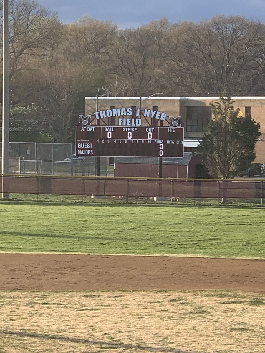 MVHSMajors's tweet photo. Lots of fun tonight
Softball wins 
Scoreboards officially work
JV Baseball wins 
Happy Bday Coach Carfang https://t.co/y46dfWBMAp