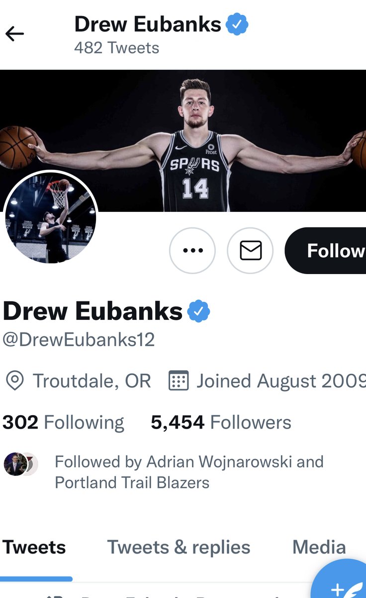One of the jabronies starting for the #blazers tonight still has pictures of him in Spurs gear on his Twitter account https://t.co/hQNmR4VeEn