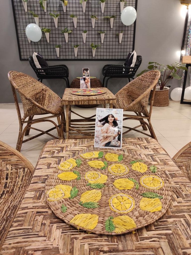 thirdcultureph's tweet image. We&apos;re all set up here 💖 Feel free to drop by &amp;amp; take photos! 
🕜 1-5pm
📍 COF Greenhills MNL (inside CO. Store, Shoppesville)
#CSEPH #MinaDay_TCxCOF #HappyMINAday