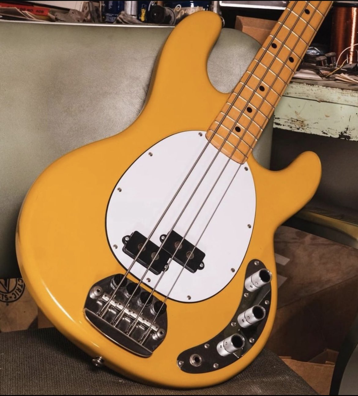 Leo fender stingray bass deals