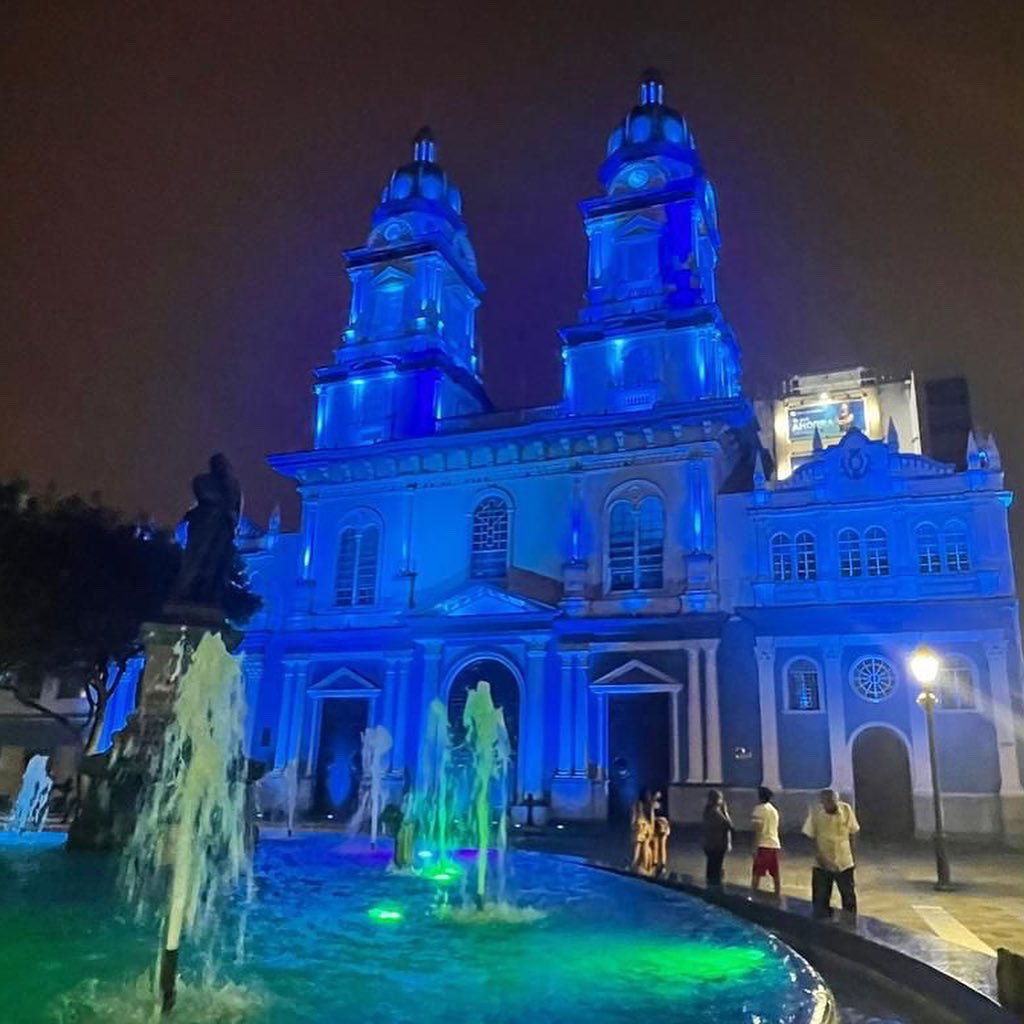 alcaldiagye's tweet photo. Conmemoramos el Día Internacional del Niño por Nacer iluminando nuestros principales edificios y monumentos. https://t.co/aVLRHARjXk