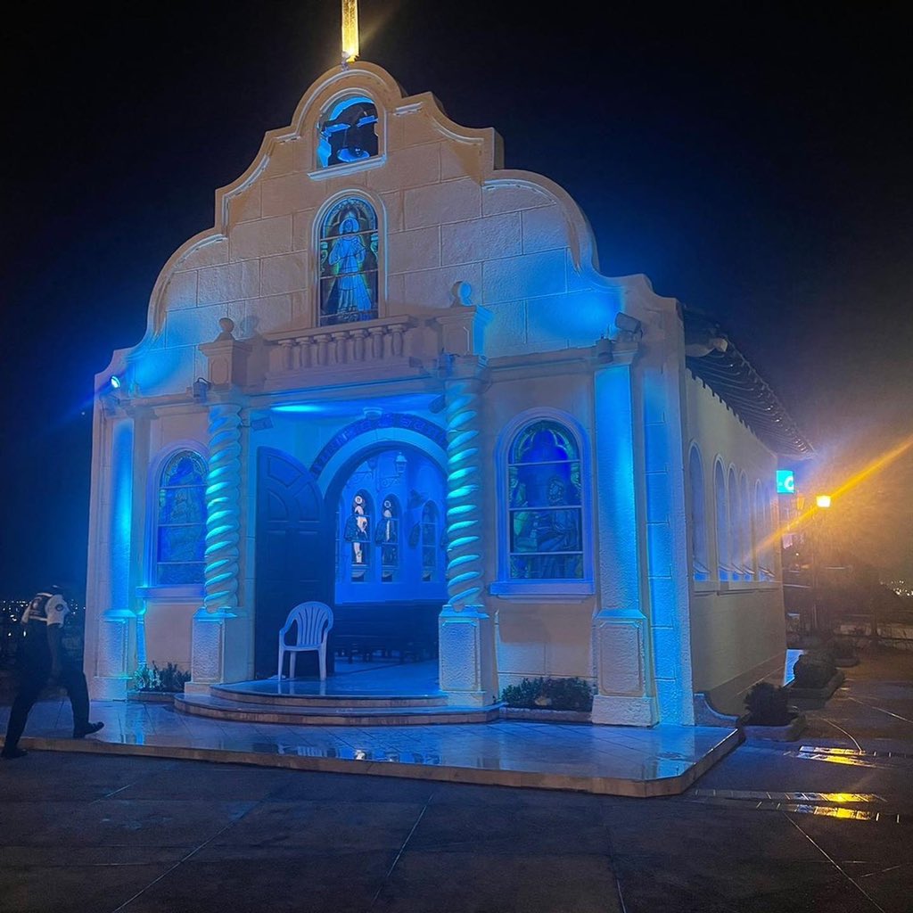alcaldiagye's tweet photo. Conmemoramos el Día Internacional del Niño por Nacer iluminando nuestros principales edificios y monumentos. https://t.co/aVLRHARjXk