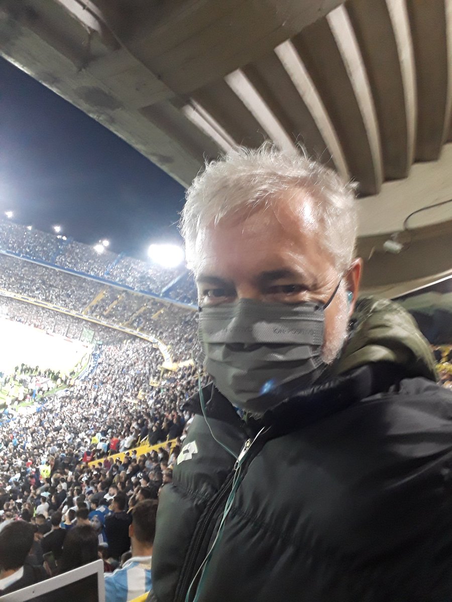 En la fiesta anticipada de despedida.