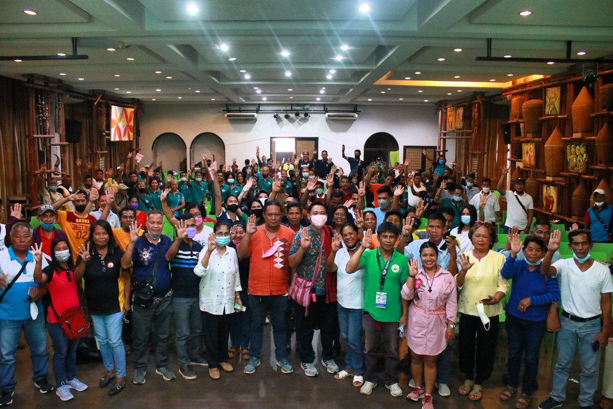 TeddyBaguilatJr's tweet photo. Tribal political leaders of the 7 tribes of Palawan declare support for the Katutubo sa Senado and Leni-Kiko during the Provincial Indigenous Peoples Mandatory Representatives (IPMR) summit in Puerto. Kay Leni ang pag-asa nila #Baguilat4Senator #IpanaloNa10Ito https://t.co/TCqt2jFRAL
