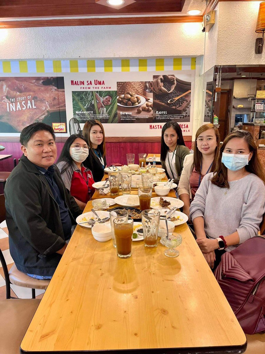 kuanlai_lkl's tweet photo. Super extended lunch break 😂 di kinaya ung 1-hour break haha
Team ex-KEBHana pero Team Ayala-Makati pa din 🤣 #formerboss #formerofficemates #TeamAccounting https://t.co/YqZj8qX3k5