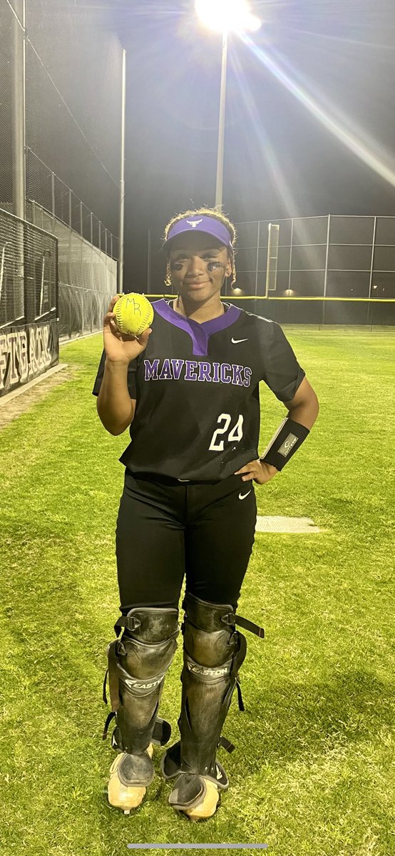 Even in defeat you can always find a silver lining. Nice home run, Michelle - #5 on the season. <a href="/michellemeeks24/">Michelle Meeks</a>