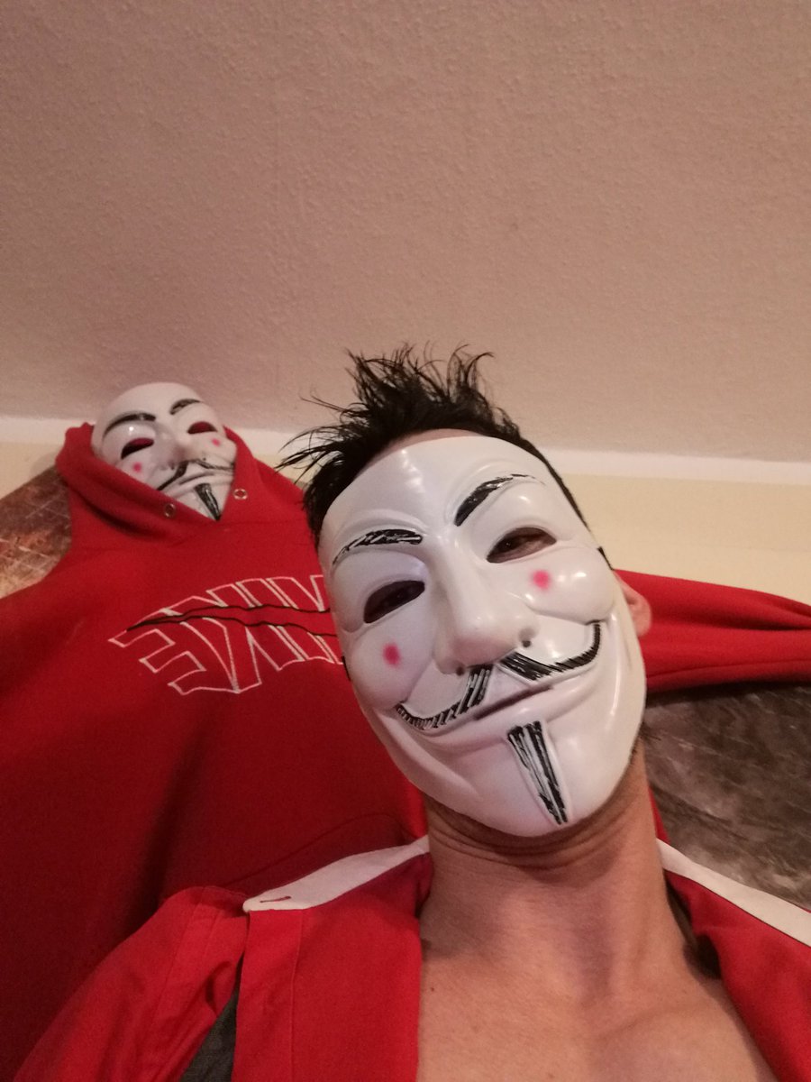Chacal803's tweet photo. Haha.... Caralho... Ich und der andere https://t.co/UWKkPqVxuc