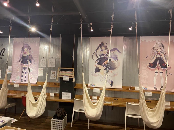 お写真もらった〜!テーブルクロスもアクリルスタンドもでっかいタペストリーもむっちゃかわいい😳💖#ぴこほしコラボカフェ 