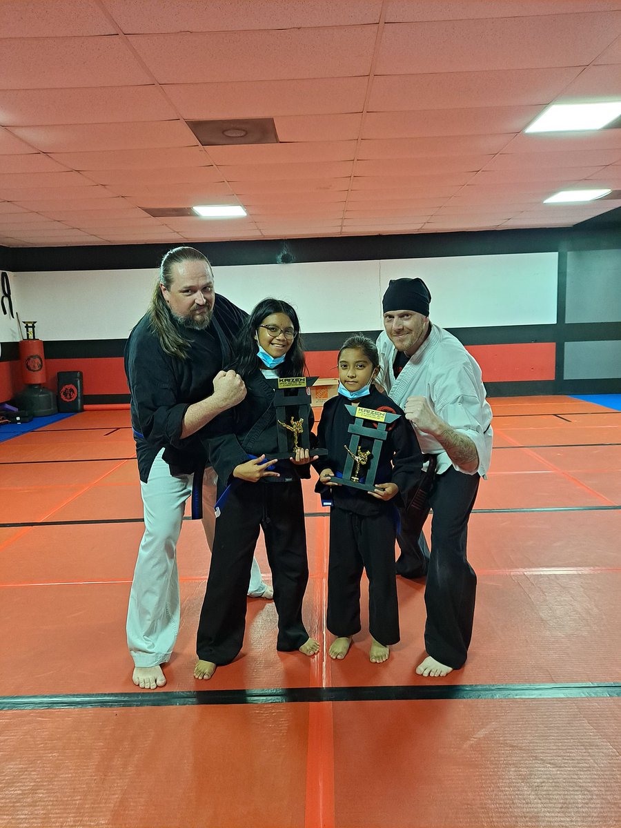 JazzCortesBarba's tweet photo. I'm super tired but it was worth it! Going back home from Katy TX and my 2 kids...They made it and they beat their own record!!!  #JapaneseKatas🥋🥋 #Champions💪🏼🥰👍 #ShotokanKids #KarateMom #ProudMom #Blessed  #ActiveKids #HealthyKids @p4jc4ever https://t.co/HbsWC7qvhW