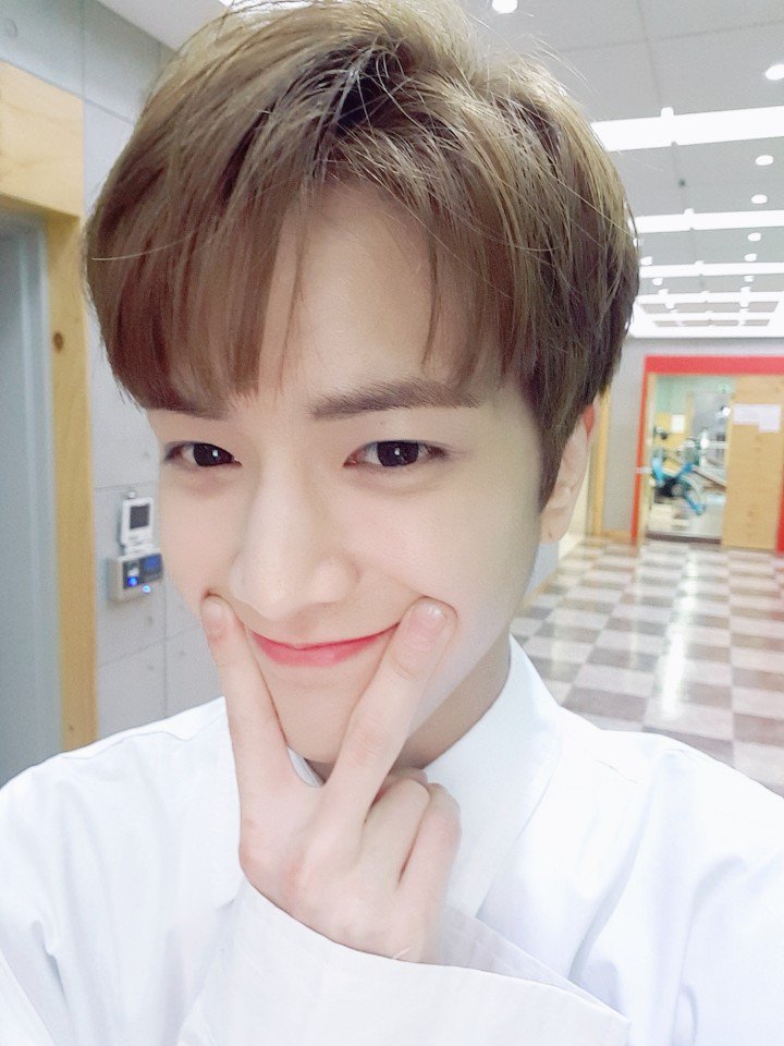 bread__0808's tweet photo. 4년 전 영훈이 완전 말랑한 우유찐빵 같애...🤍 https://t.co/K4dwys8dZU