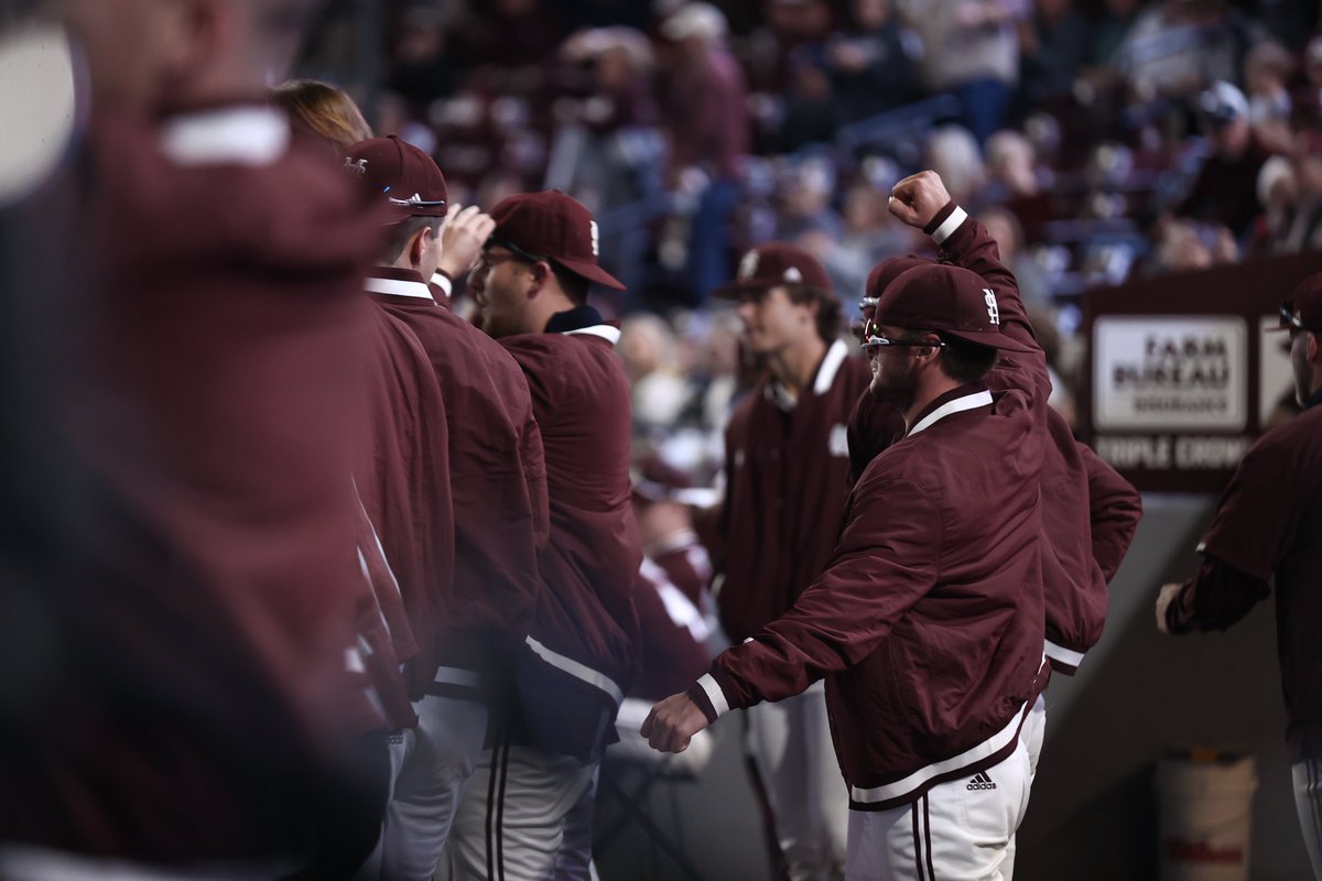 HailStateBB's tweet photo. MID 10: @BrooksAuger on in relief and gets the punchout to send us to the bottom half of the 10th! 

Due up: Cumbest, Yeager, Forsythe

ALA - 6
MSU - 6 https://t.co/eM78nHWdo5