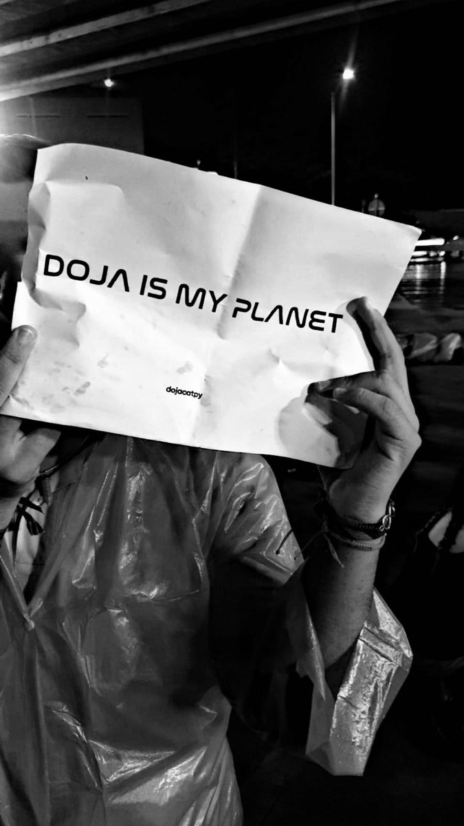 DojaCatPY's tweet photo. @DojaCat we just wanted to know about you, we supported you since before you became famous and we were your first fanbase completely in Spanish. We hope other countries get your full attention and don't have a hard time like us. The most disappointed fans in Paraguay. 💔 https://t.co/InRuV6Ek9p