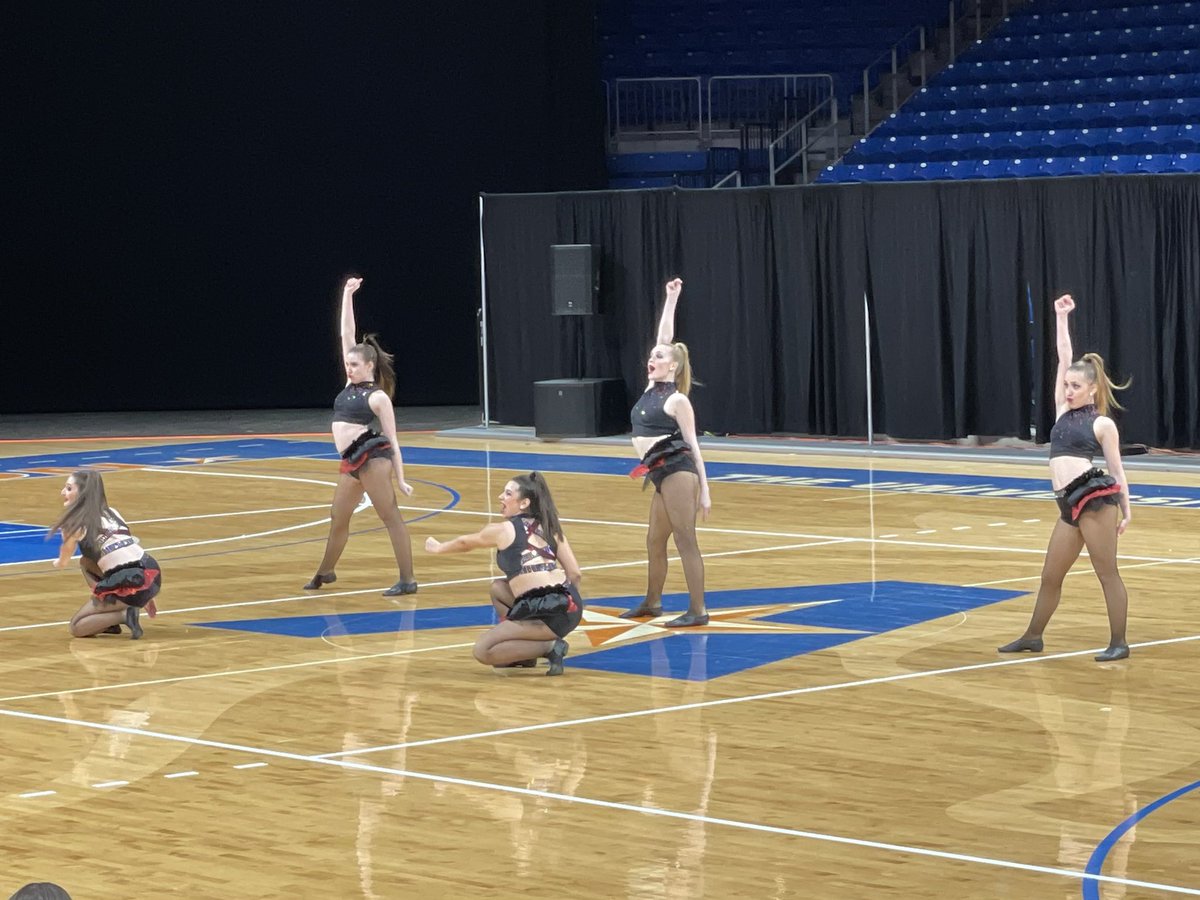 jackson_carrie's tweet photo. Officers’ Jazz and JV lyrical. Y’all these Sidekicks are a cut above the rest! Such a special group, and such stunning costumes! So proud! @SidekickSocials @SidekicksJv https://t.co/b6D7TNrToO