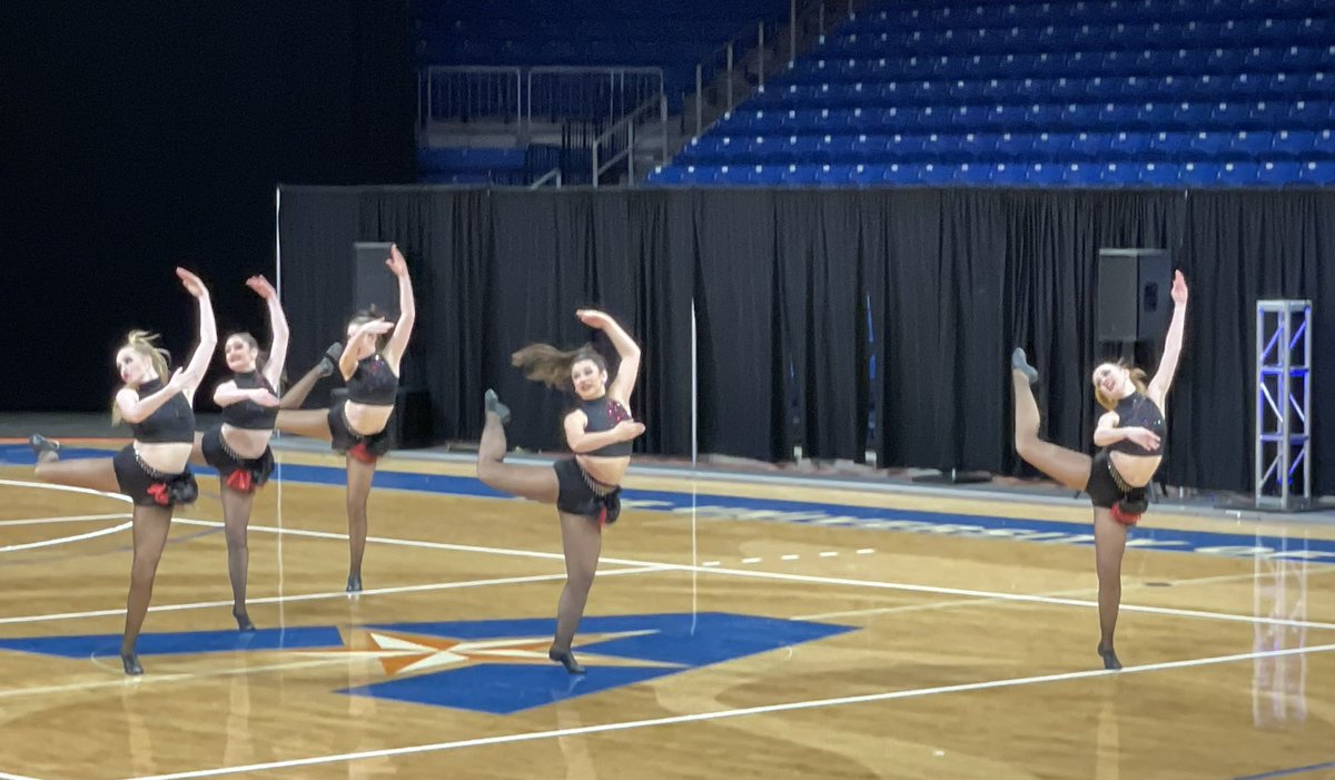jackson_carrie's tweet photo. Officers’ Jazz and JV lyrical. Y’all these Sidekicks are a cut above the rest! Such a special group, and such stunning costumes! So proud! @SidekickSocials @SidekicksJv https://t.co/b6D7TNrToO