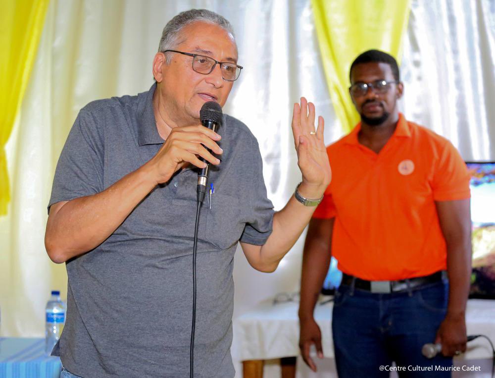 CentreCadet's tweet photo. L'écrivain @MichelSoukar était en tournée à Jacmel. https://t.co/xxAXm6XJFu