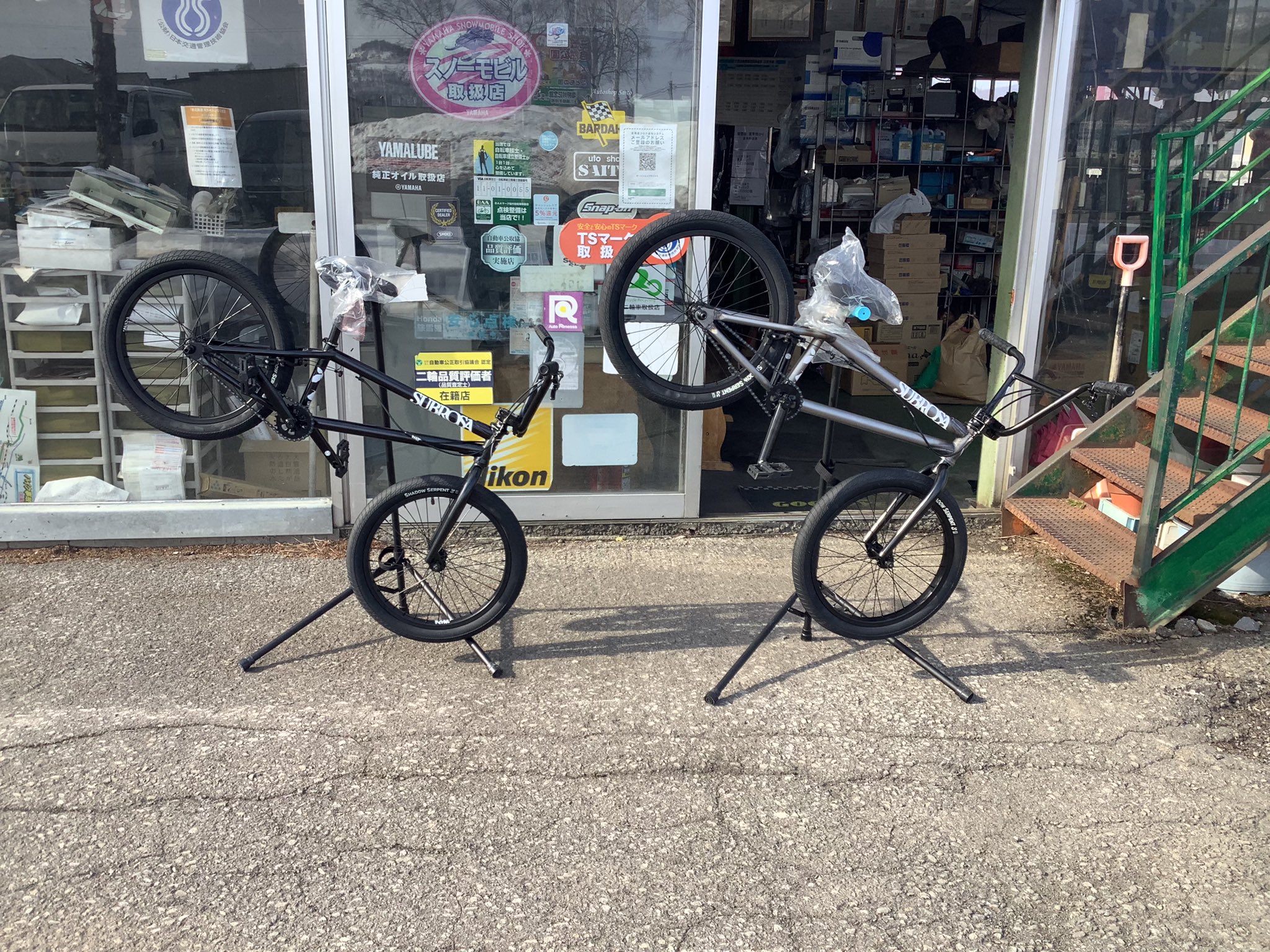 Bicycleshopsaito 待望のbmx Subrosaのwings 入荷致しました かっこいい ジャイロブレーキ搭載で360スピンも何回転でも 個人的には新色のアルミの溶接剥き出しな感じかっこいいです 紫色も遅れて入荷予定です 中村輪夢選手
