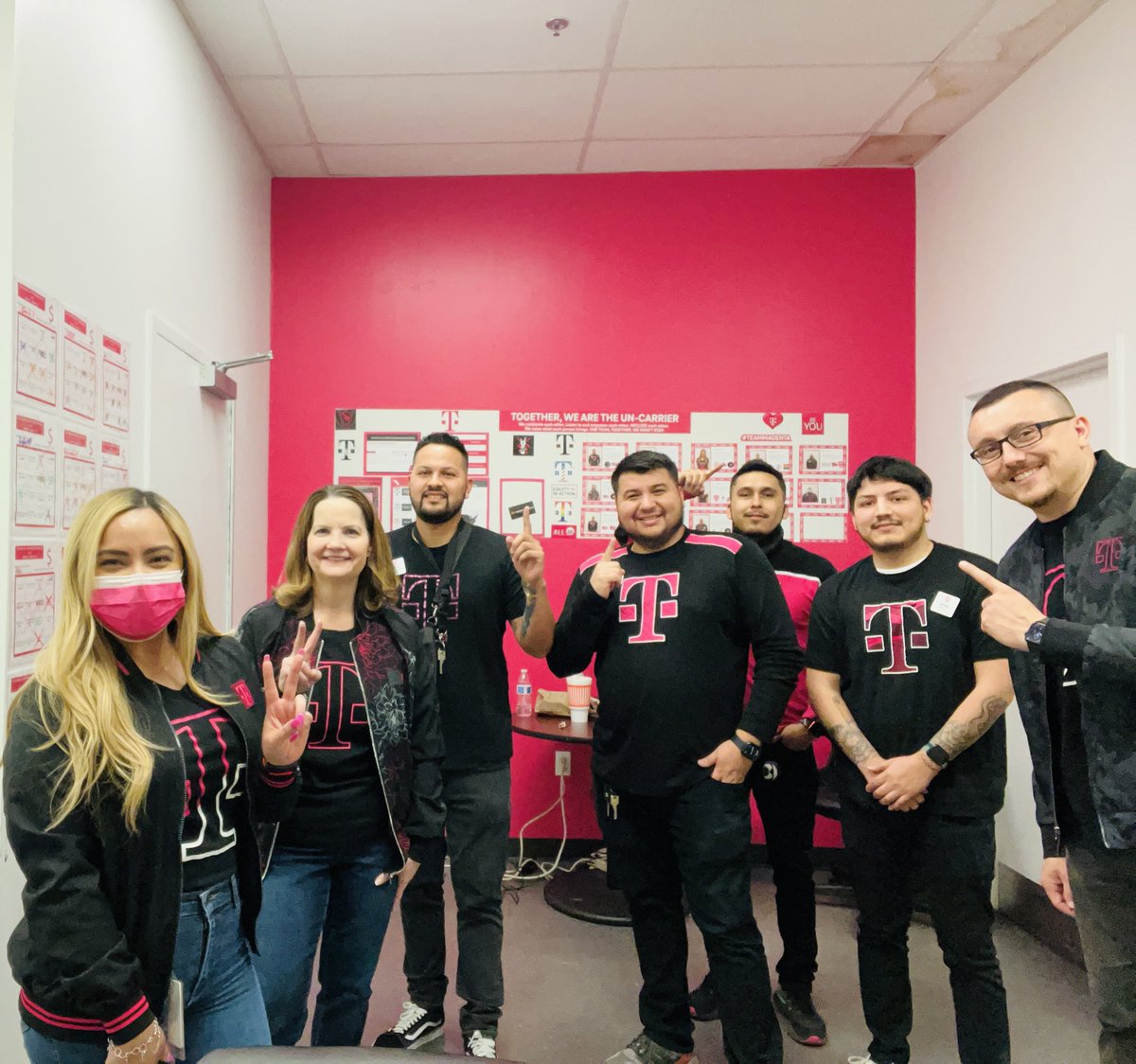 MsMarieDotCom's tweet photo. AMAZING day learning with some amazing leaders! 🔥 We did a little bit of everything today! We coached, quizzed and celebrated — it was GREAT! #OneTeamTogether https://t.co/FfBpitDWEK