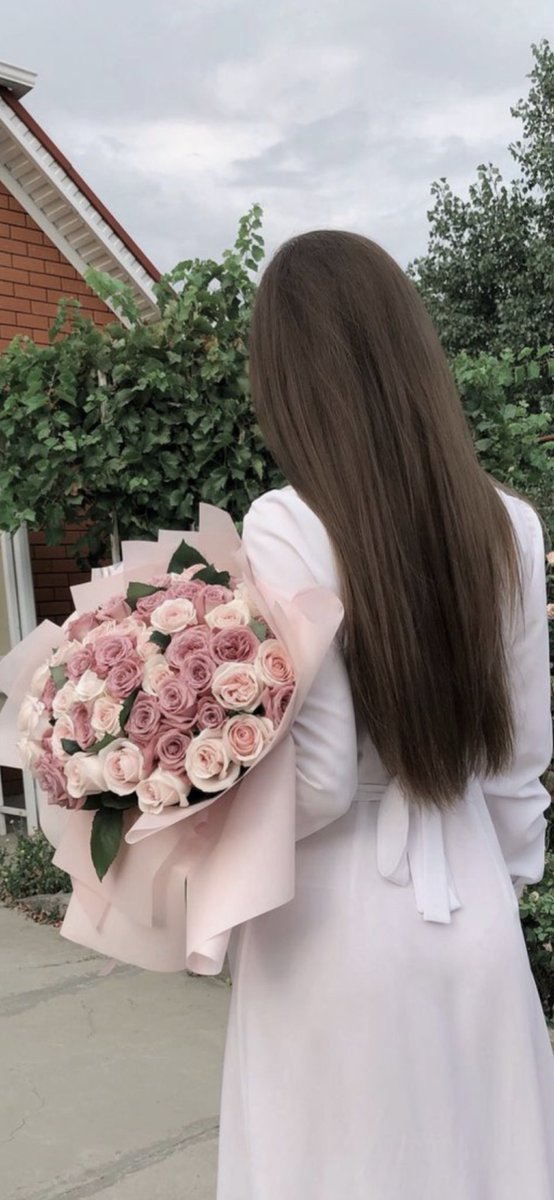 أسـمهان / أمـشي بزهو صبيَة روحها بستان 🌸.