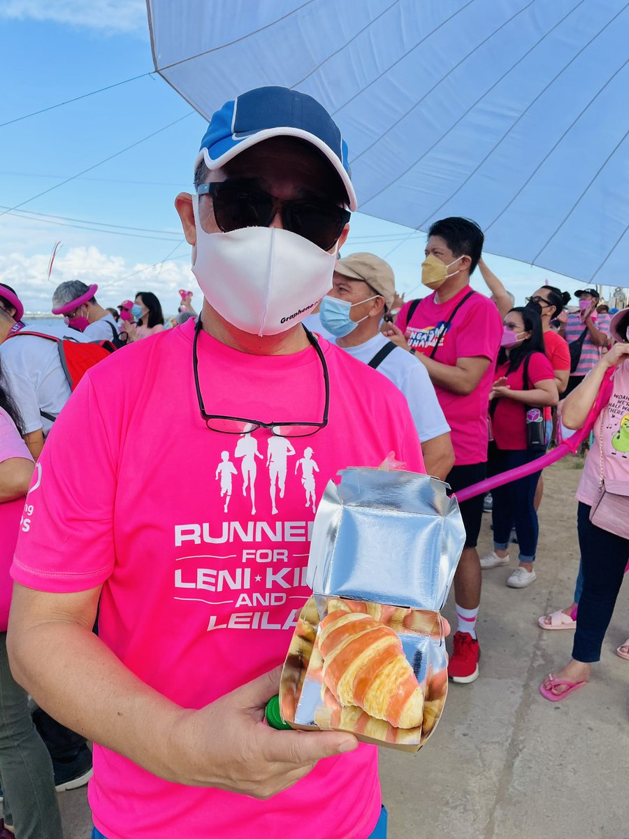 BicolanoP's tweet photo. Pink Croissant at the March4Truth event in Los Banos organized by LB for Leni and Kiko. ❤️ #March4Truth #LosBanosisPink #LBforLeniKiko #LeniKikoAllTheWay #LeilabanTayo #Standeelima https://t.co/fQYNu9IMRz