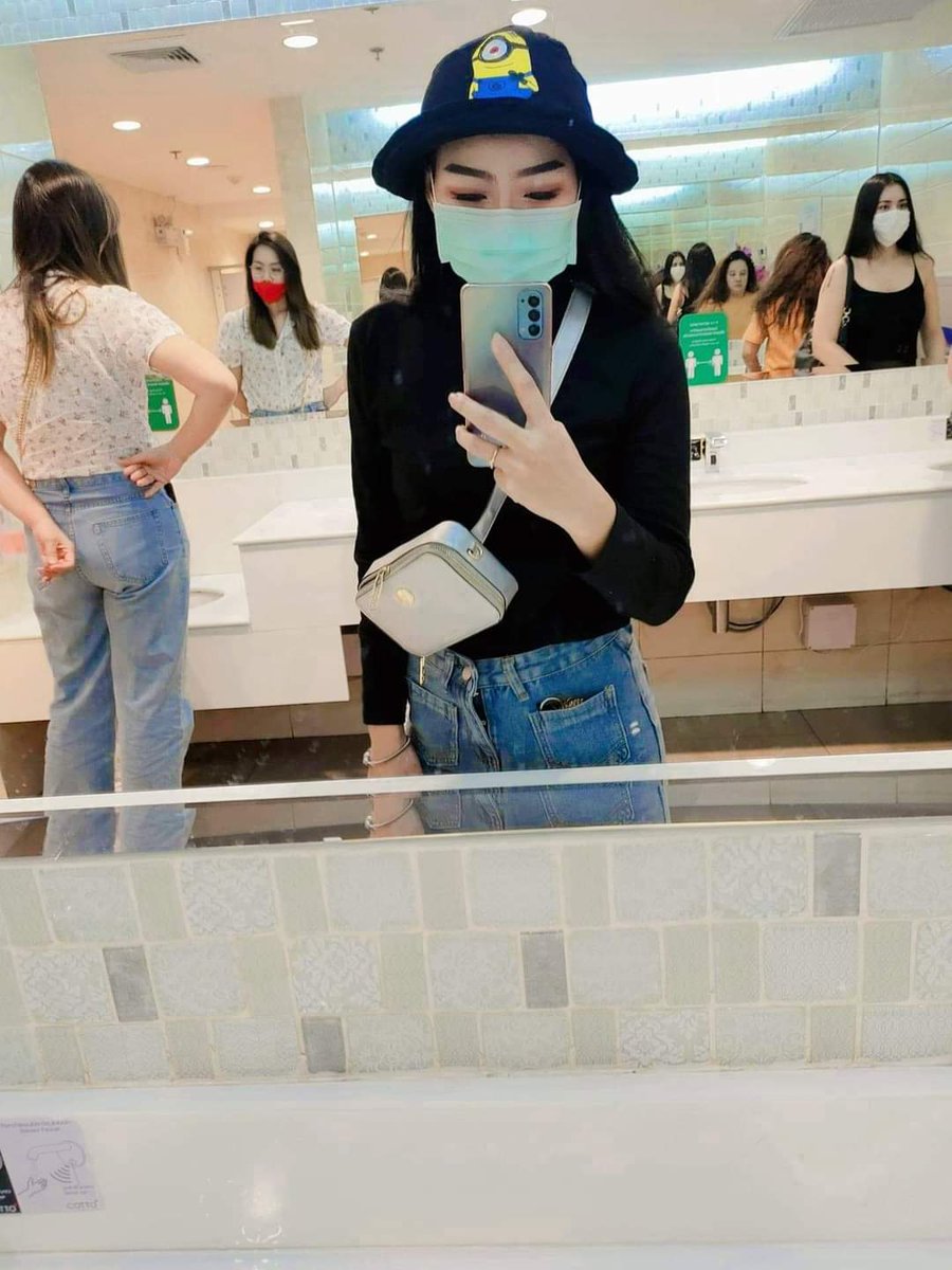 Muaytonat's tweet photo. ไม่สำคัญหรอกว่า ใครจะพูดถึงเราอย่างไรแต่ตัวเราจริงแท้ เป็นอย่างไรสำคัญกว่า สิ่งที่พิสูจน์ในทุกสิ่ง คือการกระทำของเราถ้าทำดีอยู่แล้ว ก็ไม่ต้องสนคำคน จงทำดีต่อไป....สักวันสิ่งที่เราทำจะตอบเอง https://t.co/YxAKWTAUY2