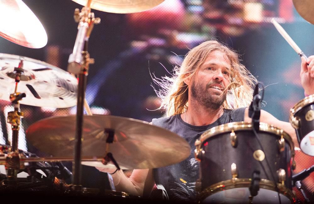 harris0n's tweet photo. @foofighters This is devastating news. RIP @taylorhawkins. Genius drummer from a genius band. 🕊 https://t.co/STjRzKpixv