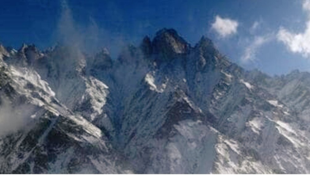 KunjalP27035785's tweet photo. The Gangotri glacier in uttarakhand has lost approximately 0.23 square kilometres area in 15 years as the per the research of ISRO. 
#ClimateAction #ClimateCrisis #ClimateCantWait https://t.co/CuzJTKgJOu