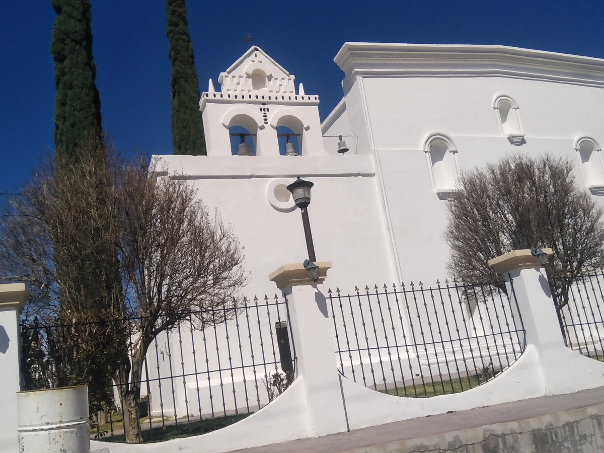 YessyContR's tweet photo. vamonos' verdad paisano? qonda primo Beto, no soy WeraWepak buen apodo de la facultad y ahí que quede verdad Kari ja jajajajaj hay el Profr. Mendoza.... saludos para ambos https://t.co/uxbbKTANZR