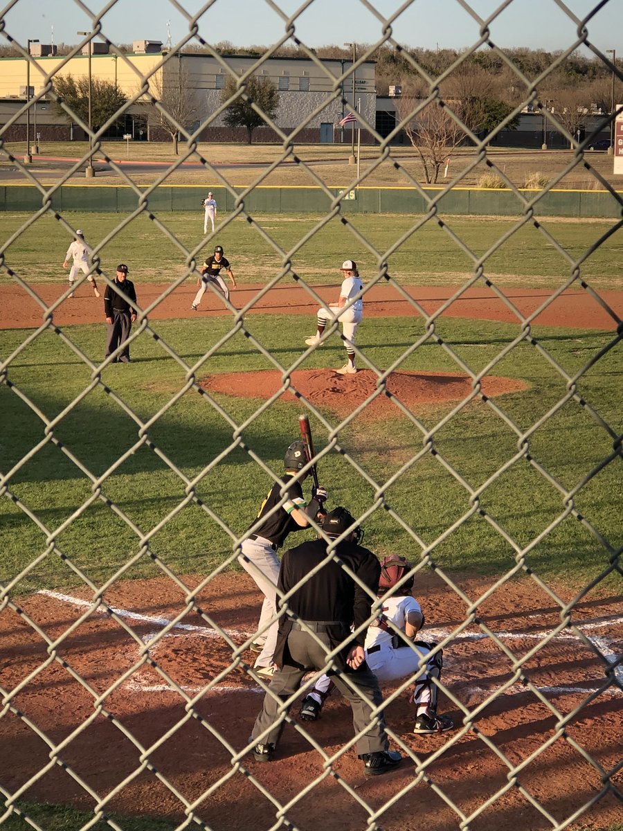 MillsapISD's tweet photo. An OUTSTANDING evening of Baseball/softball. The V (10-6) & JV boys took the win while the V girls lost. This year we #KickItDown!! https://t.co/fkmIhoHtzG