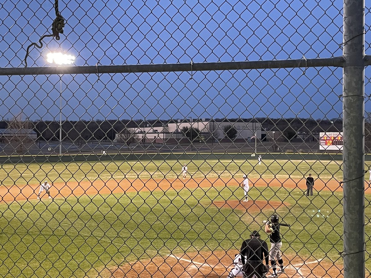 MillsapISD's tweet photo. An OUTSTANDING evening of Baseball/softball. The V (10-6) & JV boys took the win while the V girls lost. This year we #KickItDown!! https://t.co/fkmIhoHtzG