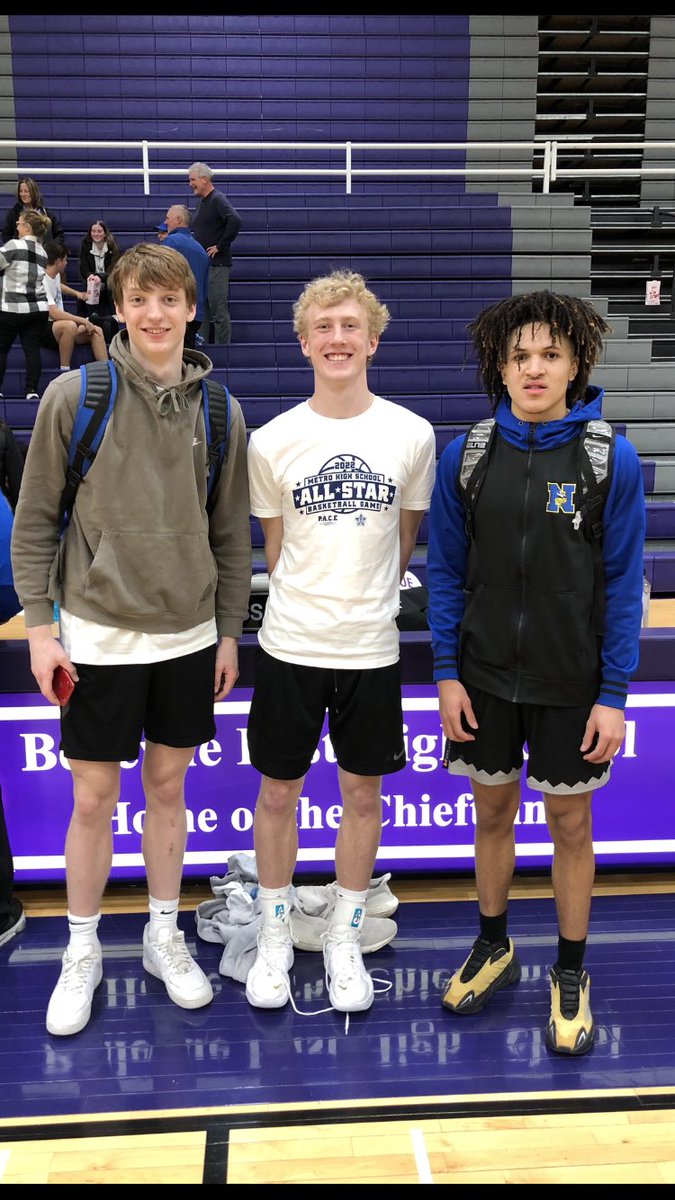 Good to see <a href="/NickDolezal_/">Nick Dolezal</a>, <a href="/jake_orr02/">Jake Orr</a>, and <a href="/masonxstrong/">Mason Strong♑️</a> in the Metro All-Star Game tonight!