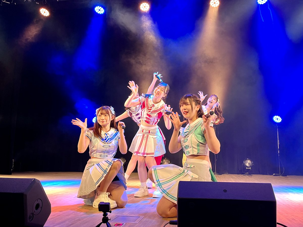 SRF_daiyu's tweet photo. 道新ホール、ビビッと一部
もしかして、新曲+カバーも含めて全曲振り入れしてきた??
#ババッと
#BABBAT https://t.co/NqdKoEIg5N