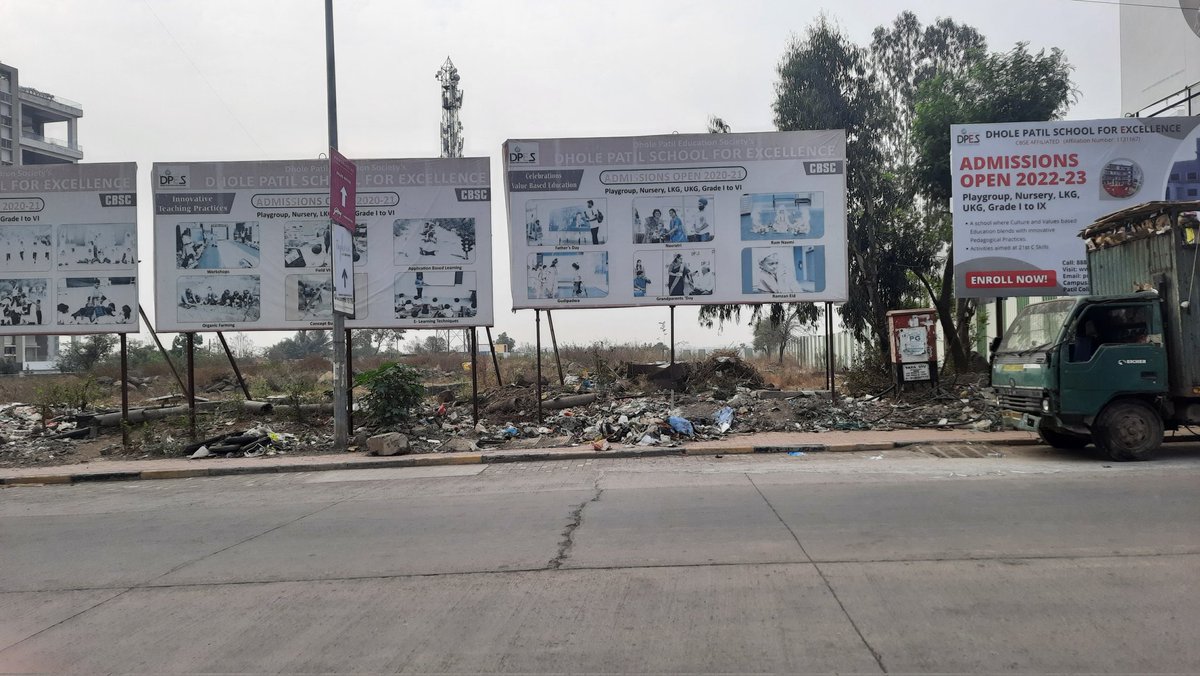 sperdha's tweet photo. This is the condition of Marvel Enigma and Zephyr road. After multiple complaints @PMCPune not taking any actions. It is so dirty that we are unbearable to walk. Mosquitoes breeding zone too. @suniltingre @CleanKharadi https://t.co/gWZm4bV4kL