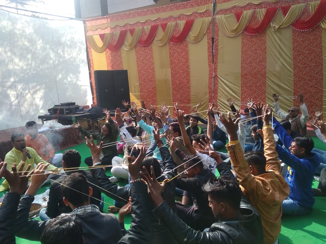 agniveer's tweet photo. Our #HinduEktaYajna &amp; #JaneuForAll in Delhi's Valmiki Basti (archives). All did Yajna with us &amp; took Janeu with the sankalp of Dharma Raksha till the last breath. We are all one. Enough of the caste based fights &amp; discrimination. Support our Yajna &amp; help us unite all as 1 pariwar https://t.co/7SM8bSJ8H0
