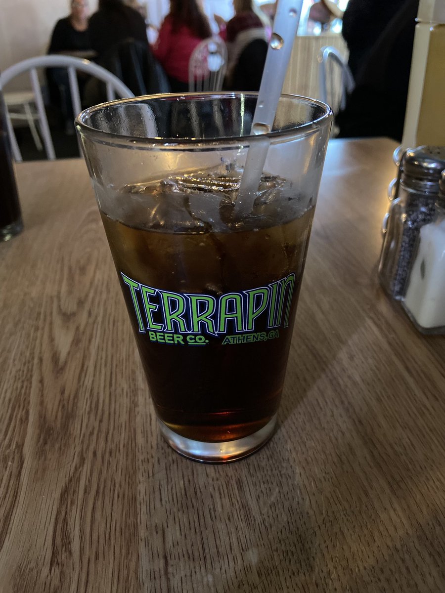 IJustDontLikeU_'s tweet photo. Makers Mark & Coke and #FishFryFriday !!! #perchplate #makersmark https://t.co/uEwIkSlI9O