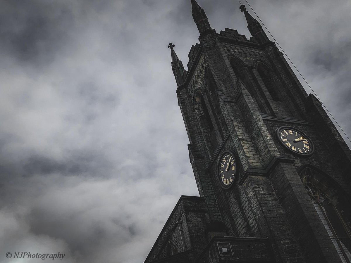 Gothic buildings

#architecturephotography #gothicarchitecture #shotoniphone #lightroomedits #moody #winter