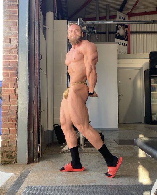 Pull the shutter up and get your gold posers on ☀️❤️💪🍆 https://t.co/XNtjoOTpbd  @onlyXXXguys @Ukadonlypromo<a href="/tag/8weeks"class="tags"><span>#8weeks</span></a>