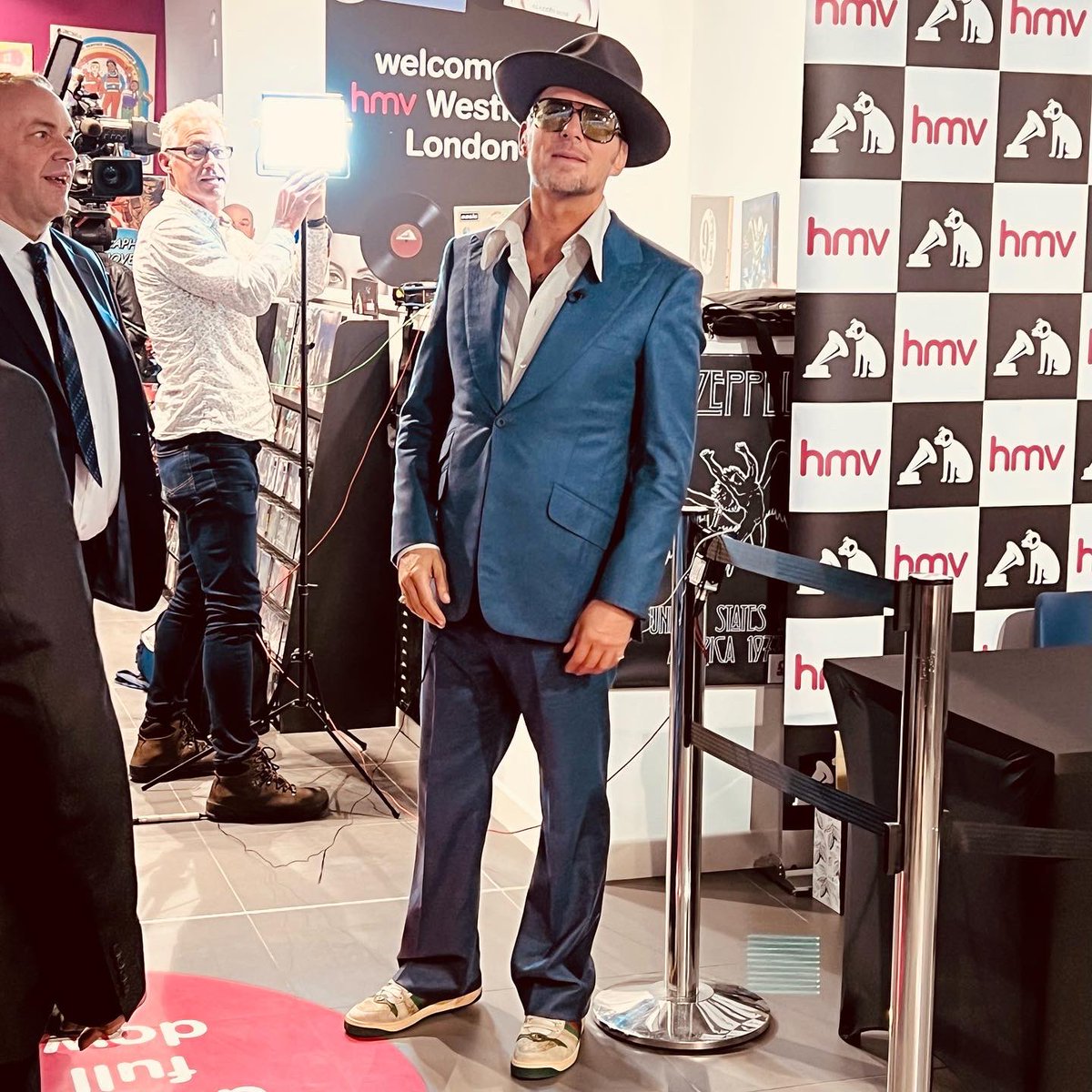 Vanessajohno's tweet photo. Such a fab day for #TheBeautifulUnknown album signing yesterday @mattgoss @TeamMattGoss ♥️ @HannahC1976 @AliSharpe https://t.co/I9RpYRxioi