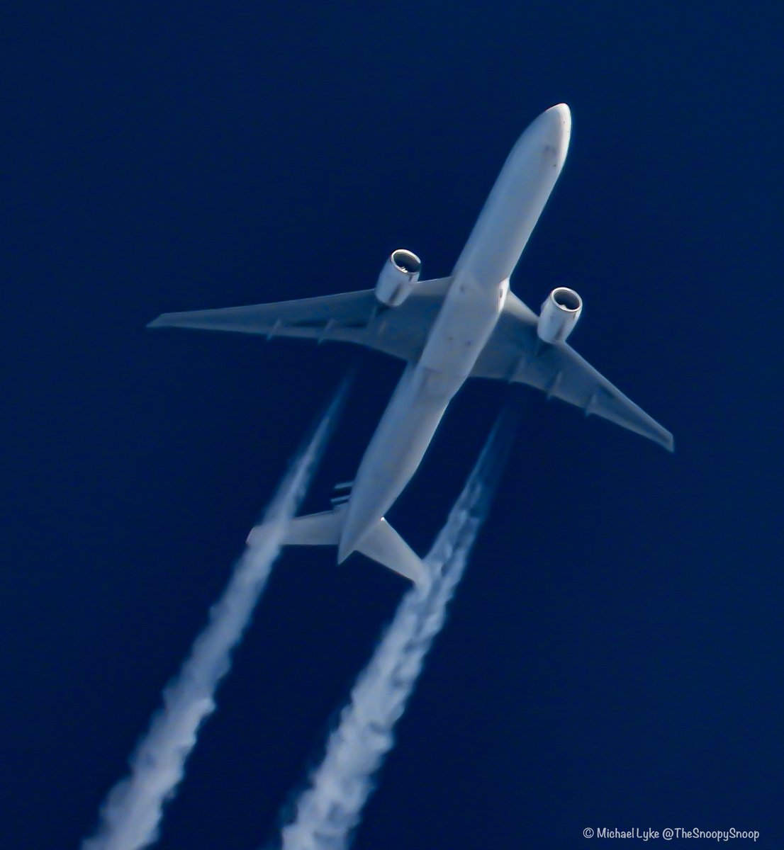 TheSnoopySnoop's tweet photo. #AF83 B777 F-GSQM Air France
38,000ft
Routing San Francisco - Paris
Literally fell out of bed this morning as this was approaching overhead Belfast
#AvGeek #Planespotting #Nikon #NoTelescope #Airbus #aviationphotography https://t.co/4JOoTBo0VT