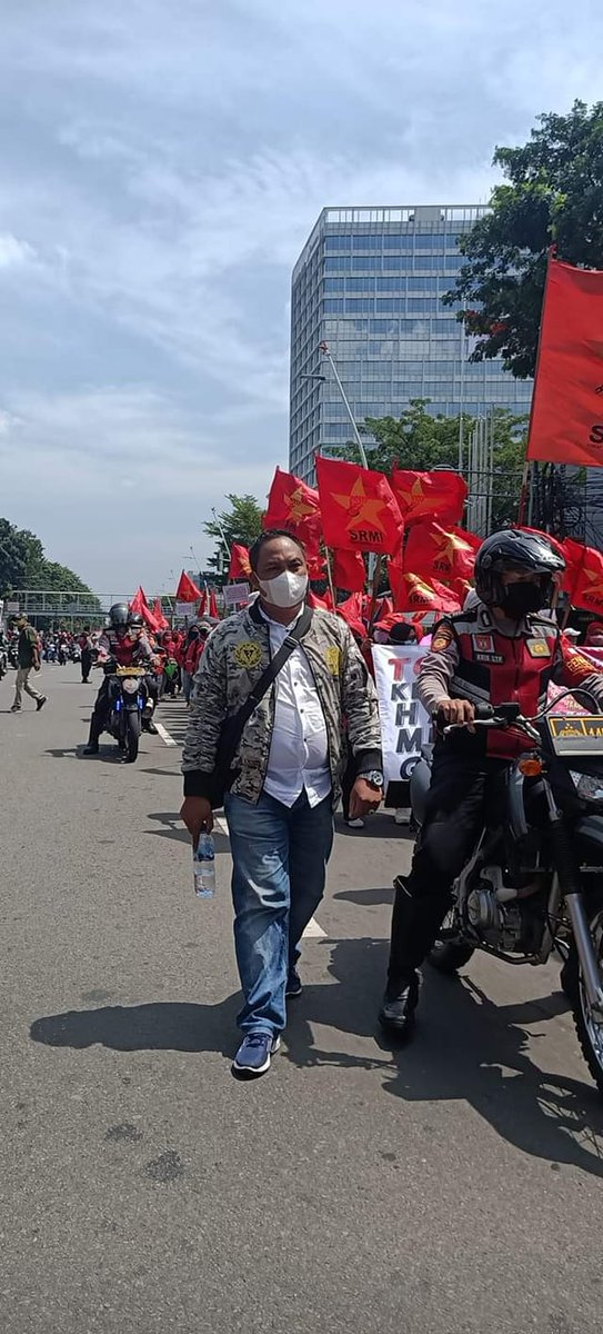 sekwil DPW PRIMA DKI JAKARTA marwan djalil ikut serta mengawal aksi moral di depan gedung kemendag 
TUNTASKAN SENGKARUT MINYAK GORENG..!!!
@ptjkm_j 
#IndonesiaPrima
#MenangkanPancasila
#lawanOligarki