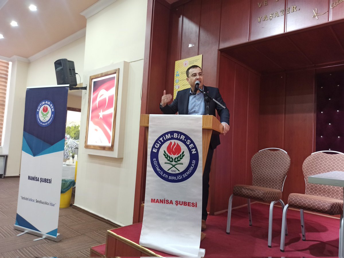 ebsmanisa's tweet photo. Öner;" Öğretmenlik Meslek Kanunun çıkması olumludur. Ancak beklentileri karşılayacak hale getirilmeli, eksikler tamamlanmalı, hatalar giderilmelidir." @_aliyalcin_ @mesutoner45 @EgitimBirSen @sukru_kolukisa https://t.co/An7MbRuCep