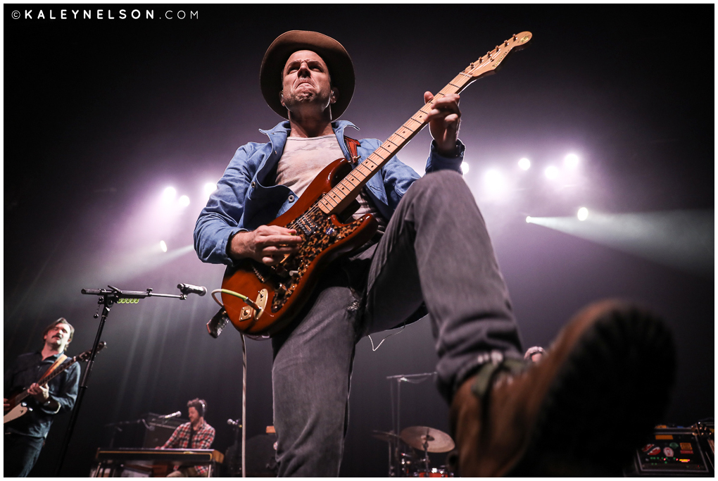 KaleyNelson12's tweet image. #TaylorGoldsmith of @dawestheband #Dawes #LiveMusic #Music #ConcertPhotography #Canon @CanonUSAimaging @FondaTheatre @goldenvoice