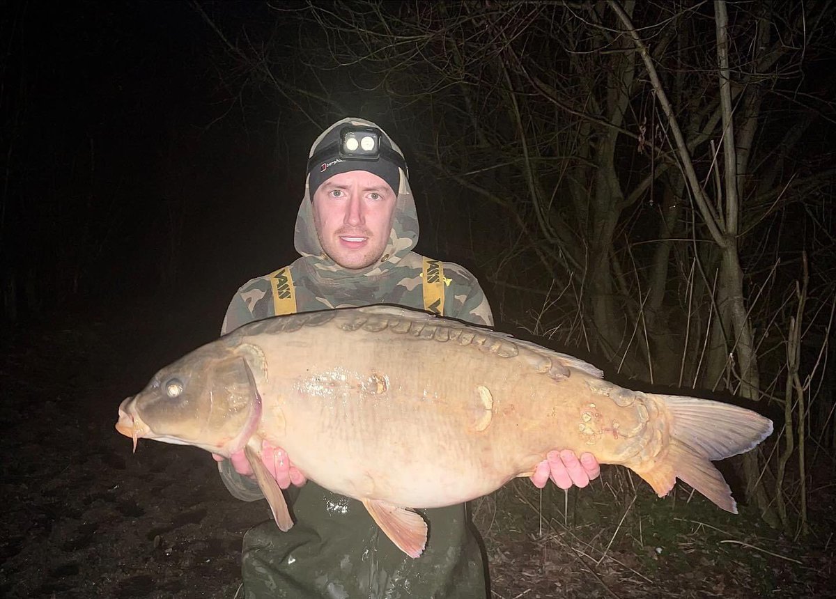 CarbonBaits's tweet photo. A tough at linear b2 for a social with the weather at almost freezing at night! Ash Hegerty went 3 nights with out a fish, so stayed on to do another night with it paying off! 4 bites and 3 landed 32.8lb ghostie being the biggest!

Hemp and maize along with his chosen boilie 👌🏼 https://t.co/eYvJSFYH1w