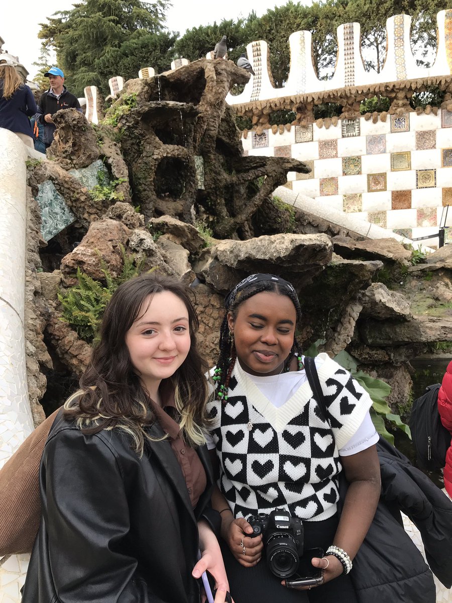 LCCCMJ's tweet photo. Having a lovely time checking out #Gaudi’s vibrant and whimsical creations in #parcguell on our @EUErasmusPlus trip to Catalunya. @lcc_richardlee @AodhanLcc @SuzyGallagher67 @CreativeArtsLCC @leedscitycoll https://t.co/XKiIebW1HT