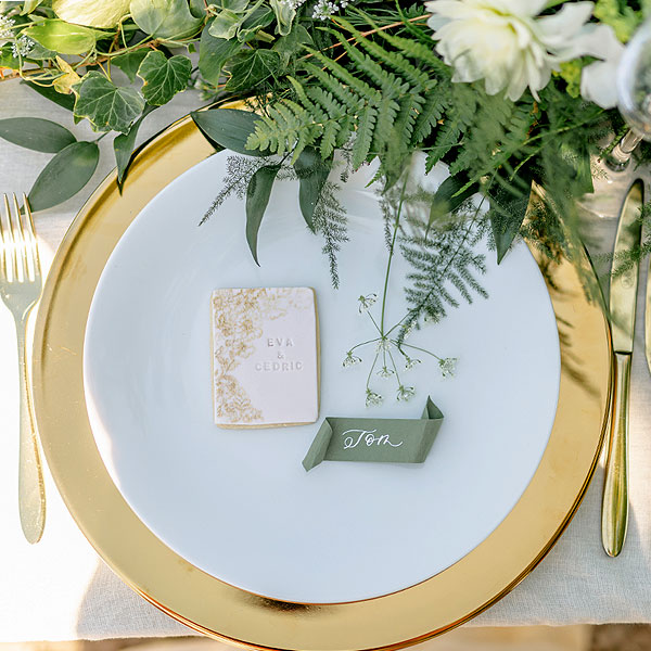 We all like our wedding day to be perfect in every way, from the venue, to the dress, the car, the cake and the wedding reception.   Attention to detail is all important!

Read more: ow.ly/EFBr50IfZnC

#bluesky #eventprofs #tableware #eventplanner #eventorganise